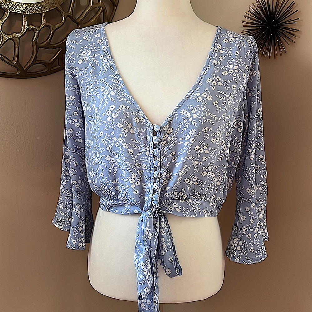 🎉 HP 🎉 NWOT PacSun/L.A. Hearts Blue & White Floral Crop Top